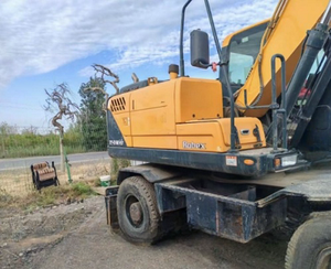 Pelle pelleteuse multifonction sur chenilles originale de la Corée Hyundai 150WVS Hyundai 305LC 335 haute efficacité en bon état en vente - Product Image 4