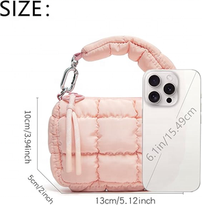 Borsetta da Polso Mini Trapuntata da Donna, Simpatica Borsa a Tracolla Imbottita, Pochette da Sera con Ciondoli e Cinghia da Polso per Rossetto - Product Image 3