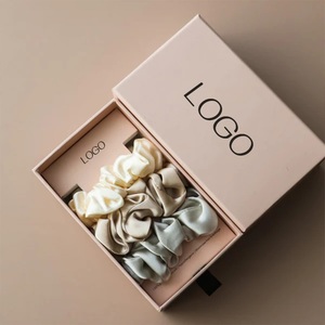 Logotipo personalizado Etiqueta Tamaño Midi Seda Elástica Banda de goma Coleta Titular 100% Mulberry Real Silk Scrunchies - Product Image 1