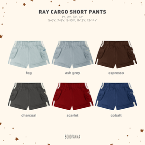 Pantalones cortos cargo de algodón a la moda para niños, diseñados con bolsillos prácticos y un ajuste cómodo para mantenerlos cómodos durante todo el día. - Product Image 5