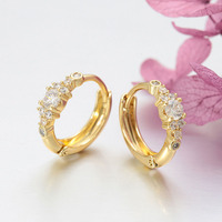 Fabrikant Voorraad Premium Op Maat Gemaakte Valentijnsdag Party Huidvriendelijke Centrale Grote Zirkoon Zijdelingse Kleine Edelsteen Gebogen 14K/24K Gouden Oorbellen