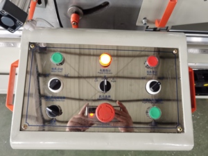 Máy cắt cửa sổ và cửa bằng nhôm PVC UPVC tự động chất lượng cao từ nhà máy Trung Quốc - Product Image 6