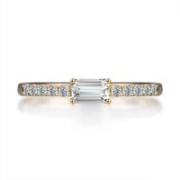 Anelli di fidanzamento da donna in oro giallo 18 carati con diamante da laboratorio taglio smeraldo a gambo dritto prismatizzato, anello con diamante coltivato in laboratorio