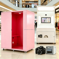 Machine Photobooth en Bois Haute Résolution DSLR avec Écran Tactile, Impression en Libre-Service et Éclairage Professionnel pour Centres Commerciaux et Supermarchés
