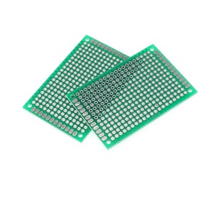 Placa de Circuito PCB de Doble Cara, 5CMx7CM, Verde, Universal, Experimental, Perforada, Cumple con RoHS - Product Image 3