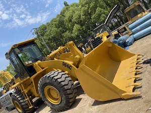 Chargeuse sur pneus Cat 966C d'occasion en bon état - Bon état de marche Modèle 2020 Charge nominale de 17 tonnes Moteur et boîte de vitesses en excellent état - Product Image 2