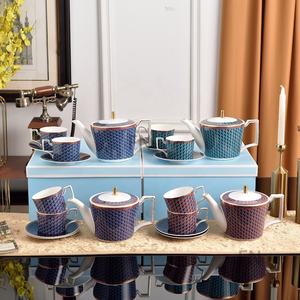 Nouveau produit lancé : Service à thé en porcelaine de style britannique avec motif en relief pour le thé de l'après-midi - Product Image 1