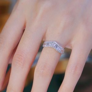 Anillo Xinfly de Oro Blanco Real de 18K con Diamante de Corte Princesa de 0.65 Quilates, Diseño de Espiga en Forma de V, Estilo Clásico para Bodas y Fiestas - Product Image 4