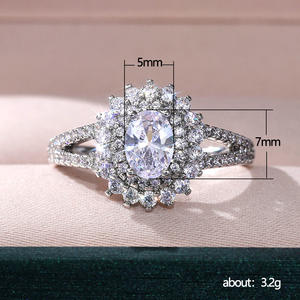 Anello F744 con Diamante Naturale Taglio Ovale, Classico Anello di Fidanzamento per Donna - Product Image 6