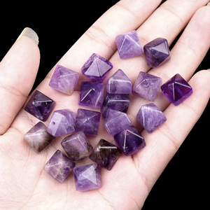 Cristal de guérison en gros pyramide à 7 chakras Fengshui <span class=keywords><strong>Reiki</strong></span> méditation pyramide de quartz en cristal spirituel avec trou - Product Image 4