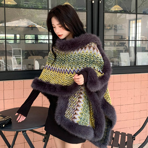 Châle/Cape tricotée pour femme de style ethnique avec bordure en fausse fourrure, cape/écharpe d'hiver multicolore en fausse fourrure, vente en gros - Product Image 5