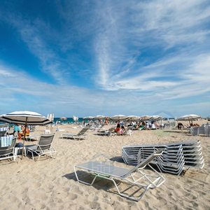 Moderner Tragbarer Metall-Poolliegestuhl Kommerzieller Strandliegestuhl für Vermietung Outdoor-Sonnenliegen Klappbare und Langlebige Möbel - Product Image 4