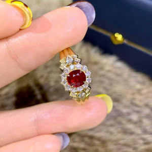 Anillo de Halo con Rubí Natural de Corte Redondo, Oro Amarillo de 18K con Diamantes en Forma de Pera y Cuadrado, Anillo de Piedras Preciosas Vintage Simétrico para Mujer - Product Image 2