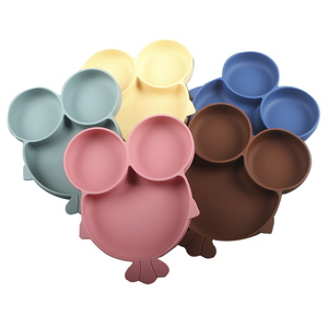 Comedero Lento Portátil y Duradero para Mascotas, de Silicona Ecológica Libre de BPA, Diseño Moderno con Plato Dividido y Succión - Product Image 5