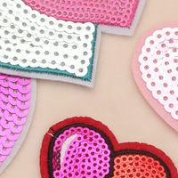 Patchs cousus à paillettes personnalisés pour vêtements, écussons à paillettes brodées en forme de cœur