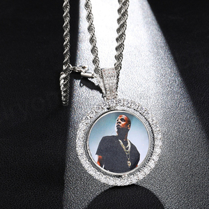 Collar con Foto Personalizada de Hip Hop, Regalo de Circonia Cúbica, Colgante Redondo Giratorio de Doble Cara con Foto de Recuerdo y Diamantes - Product Image 4