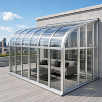 Véranda télescopique en verre coulissant avec structure en alliage d'aluminium, toit à pignon courbé, panneaux superposés, pour terrasse et patio