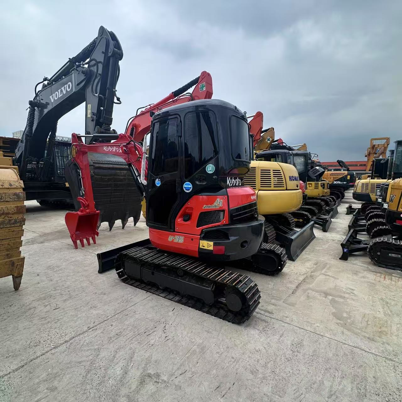 Б/у Инженерная строительная техника Kubota U35 б/у небольшой экскаватор Kubota U35 б/у экскаватор 3,5 тонны