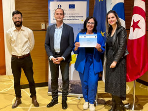 Huile de Lentiscus de la Baie de Bahia, issue de sources éthiques, récoltée à la main en Tunisie, pratiques équitables, certifiée biologique UE, pour tous types de peaux - Product Image 5