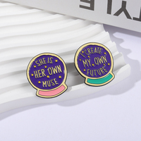 Féminisme magique boule de cristal broche émail broche je crée mon propre avenir elle est sa propre muse broches revers Badge bijoux femmes cadeau