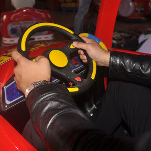 Voiture tamponneuse pour enfants en fibre de verre à piles-Balade pour enfants en plein air pour les parcs d'attractions - Product Image 2