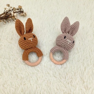 Nouveau Design Offre Spéciale belles couleurs 15cm Crochet lapin hochet <span class=keywords><strong>de</strong></span> <span class=keywords><strong>dentition</strong></span> sans BPA <span class=keywords><strong>anneau</strong></span> en <span class=keywords><strong>bois</strong></span> pour bébé jouets <span class=keywords><strong>de</strong></span> <span class=keywords><strong>dentition</strong></span> - Product Image 2