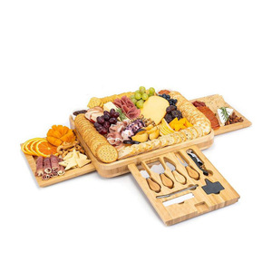 Ensemble de planches à fromage en bambou 39x33x5cm avec tiroirs et couteaux pour servir et couper - Product Image 2