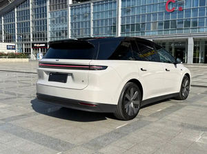 Auto Eléctrico I8 Estándar de Seis Plazas con Motor Dual de 400kW y Tracción en las Cuatro Ruedas, Aceleración Suave y Potente de 0 a 100 km/h en 4.5s - Product Image 3