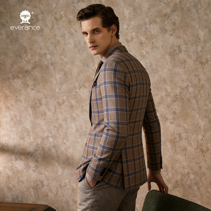Costume élégant pour homme à carreaux foncés pour tenue de bureau quotidienne, style moderne - Product Image 3