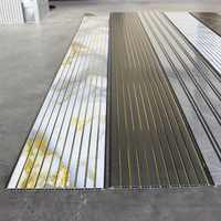 Panneaux de plafond en PVC brillant faciles à installer, planches décoratives en plastique pour les intérieurs résidentiels et commerciaux