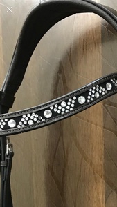 Vente en gros de bride d'équitation anatomique durable avec logo personnalisable pour chevaux en cuir équestre - Product Image 2