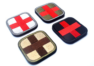 Parche Médico Táctico Personalizado de Fábrica con Cruz Roja para Equipo de Caza, Uso en EMS y Seguridad, con Cierre de Gancho y Bucle, Certificado CE - Product Image 3