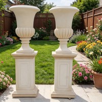 Urne en marbre blanc avec bordure tressée et relief en corde, jardinière sur piédestal à nervures de melon pour la décoration paysagère des cours et jardins de villas