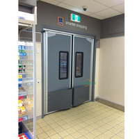 Restaurant Cuisine Porte battante à double effet Porte d'impact industrielle d'entrée de circulation en acier inoxydable avec pare-chocs noir
