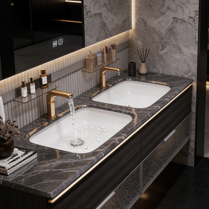 Meuble-lavabo de salle de bain en bois massif de luxe léger avec vasque intégrée et miroir intelligent à LED pour appartement - Product Image 1