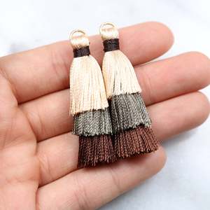 1 paire de pompons à 3 couches, 45 mm avec anneaux de jonction en laiton doré de 4 mm, collection unique faite à la main - Product Image 1