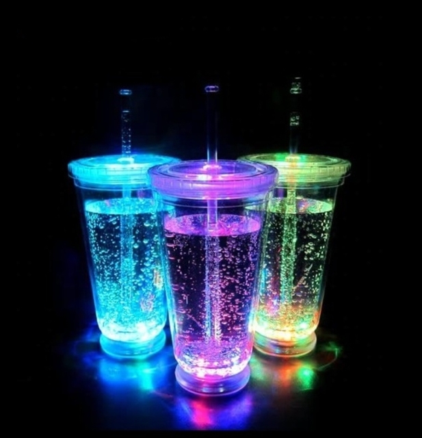 Led Flashing Cups 16oz 20oz Glowing Led Light up Double Wall Plastic Cup Luminous Water Bottle With Straw Lid