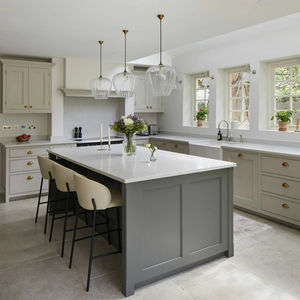 AlandCabinet Custom casa uso in legno massello armadio <span class=keywords><strong>da</strong></span> <span class=keywords><strong>cucina</strong></span> Design tradizionale pannello incassato moderno lavello <span class=keywords><strong>da</strong></span> <span class=keywords><strong>cucina</strong></span> in marmo - Product Image 1