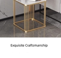 Table d'appoint moderne en marbre avec structure en métal doré, table d'appoint carrée de luxe pour salon, table de chevet de style nordique pour chambre à coucher