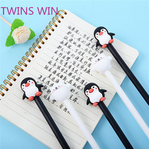 Haute qualité quantité minimale de commande bas coréen nouveau style fournitures de bureau et papeterie scolaire dessin animé pingouin forme plastique gel stylo à encre 2011 - Product Image 1