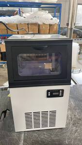 Machine à glaçons cubiques commerciale 40 kg, corps en acier inoxydable, CE ISO, facile à nettoyer, pour restaurants et buffets, best-seller - Product Image 2