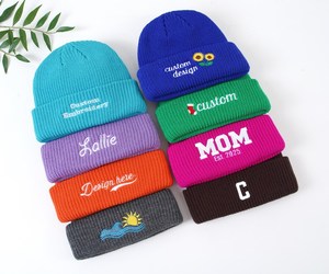 Gorros de Punto Acrílicos Rojos de Invierno de Alta Calidad con Parche de Logotipo Personalizado de Diseñador al por Mayor, Estilo Camuflaje y Personajes, para Playa - Product Image 1