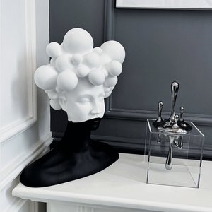 Scultura creativa popolare contemporanea misteriosa donna statua in resina scultura in fibra di vetro decorazione della casa in vendita - Product Image 4