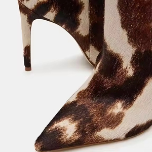 אופנה באיכות גבוהה אופנה דמוית פרווה חורף הברך גבוהה הדפס נמר נשים נעלי נשים מחודדות - Product Image 4