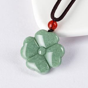 Colgante de Jadeíta Natural Verde Trébol, Diseño Original Estilo Chino, UNISEX, con Certificado de Tasación HJ50 - Product Image 2