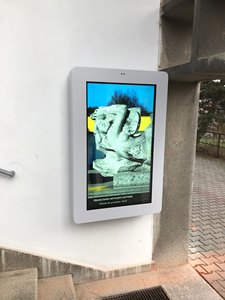 Pantalla de vídeo <span class=keywords><strong>LCD</strong></span> para exteriores de 80 pulgadas de alto brillo 5000 NITs personalizada, pantalla de publicidad montada en la pared para centros comerciales, subterráneos - Product Image 5