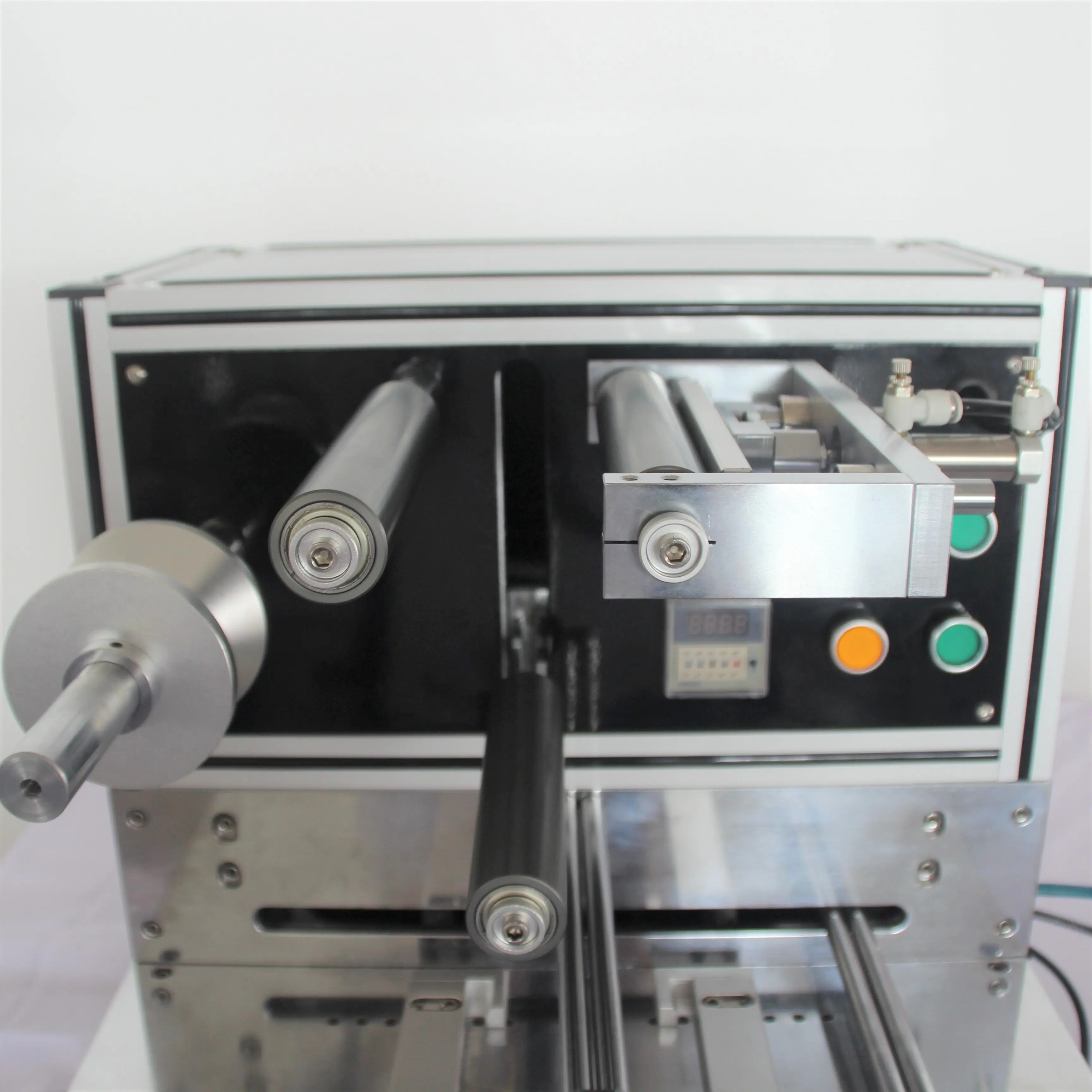 Impilatrice semi-automatica della laminazione dell'elettrodo della batteria per la linea di produzione delle cellule del sacchetto
