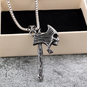 Collar con colgante de acero inoxidable para hombre con diseño de hacha y calavera en 3D, joyería de moda punk, regalo de uso diario para él - Product Image 1