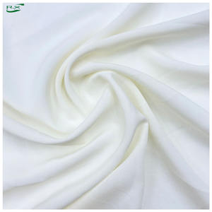 Tissu en mousseline de soie composite recyclé en polyester uni de couleur unie écologique en gros personnalisé pour chemise <span class=keywords><strong>hijab</strong></span> écharpe doublure - Product Image 6