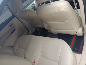 Auto Usata <span class=keywords><strong>Toyota</strong></span> <span class=keywords><strong>Corolla</strong></span> 2014 Modello 1.6L CVT GL-i Edizione Pelle, Berlina Compatta 5 Posti, Benzina, Guida a Sinistra - Product Image 6